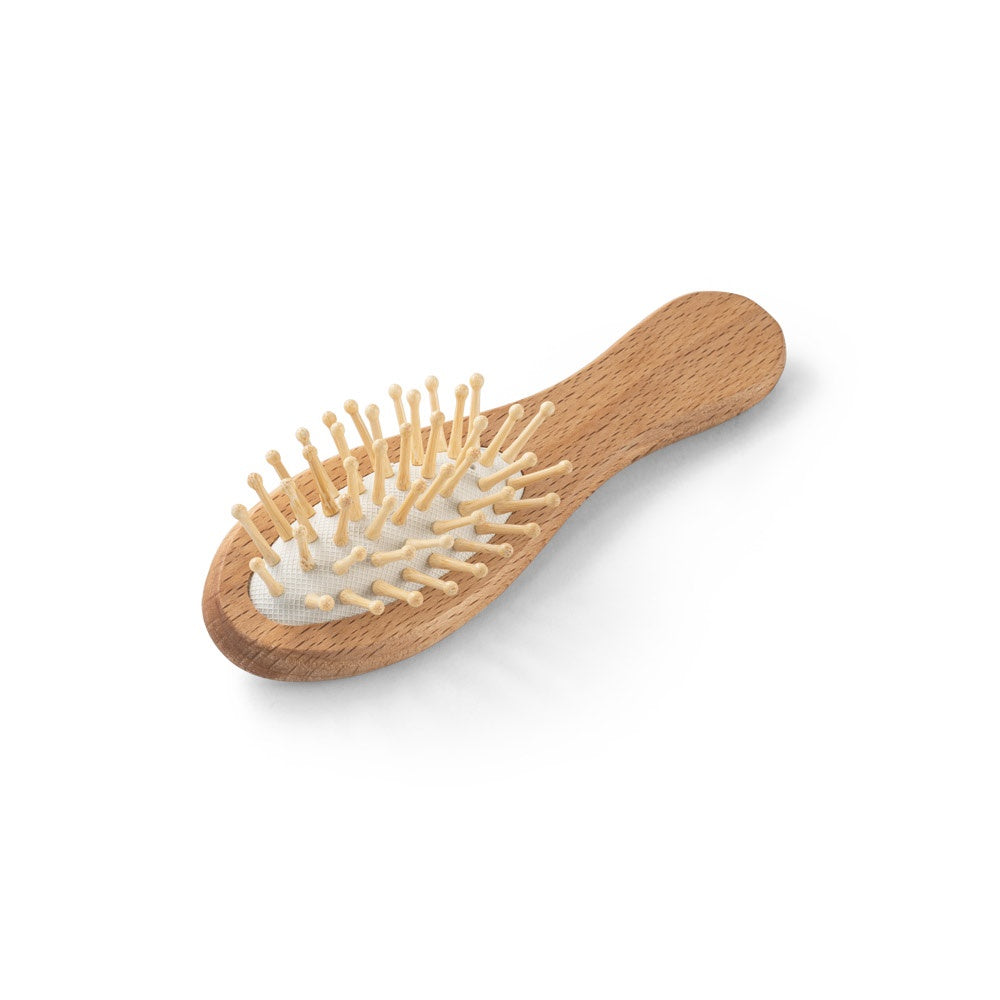 DERN. Wooden hairbrush with round bamboo bristles