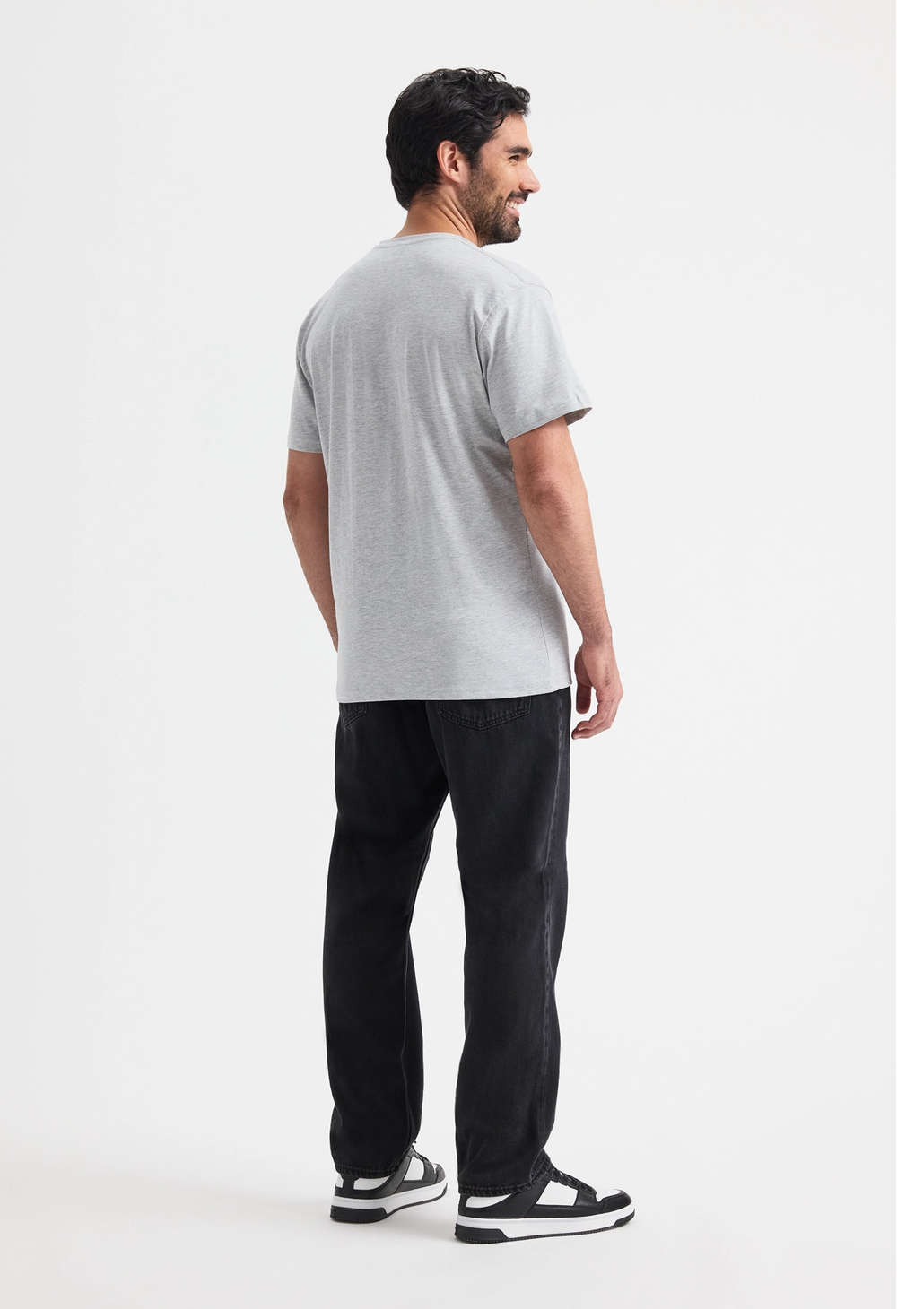 Uneek Classic V Neck T-shirt