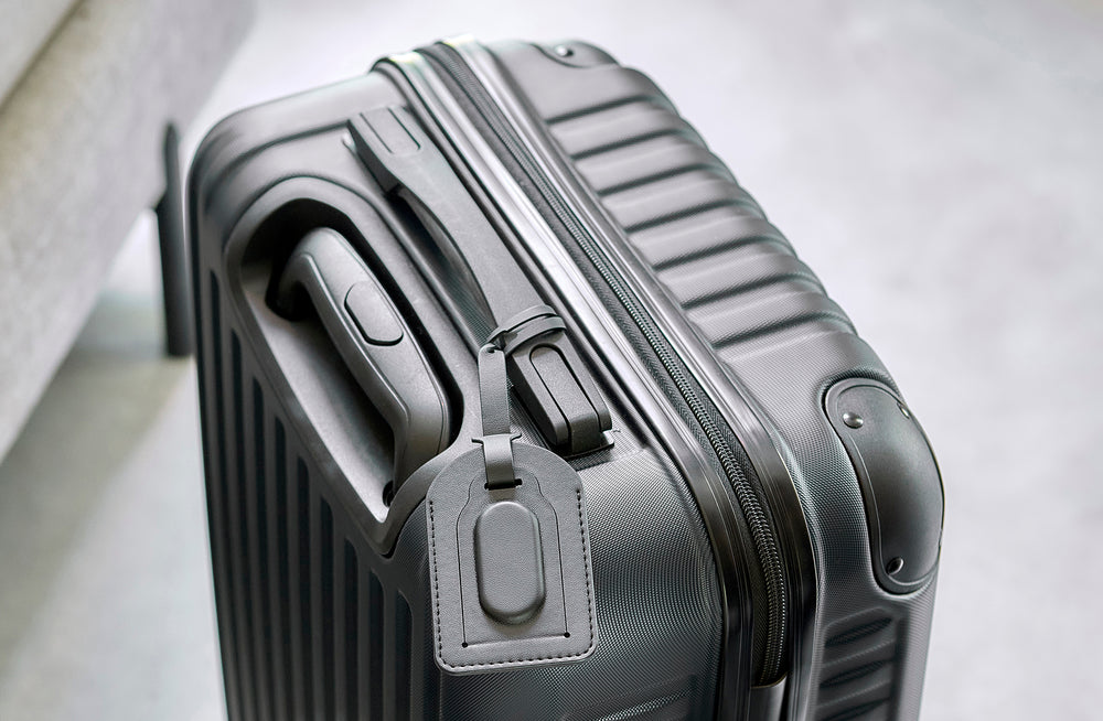 The Isen - Recycled PU luggage tag (Built-in Apple Find My)