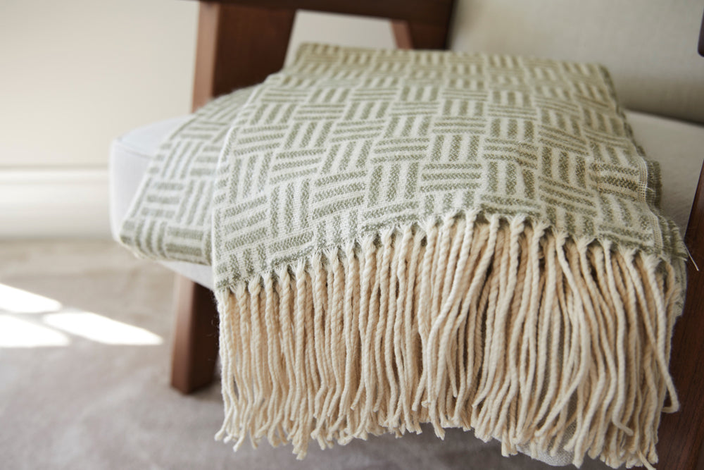 Branded VINGA Lenox blanket