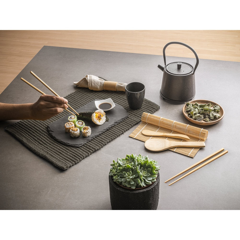 MORIMOTO. Sushi set in bamboo