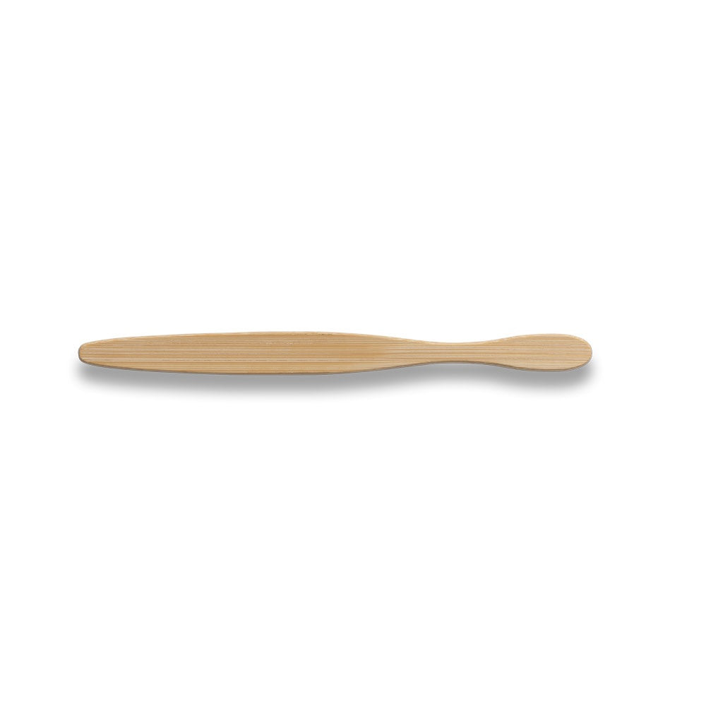 DELANY. Toothbrush with bamboo body and nylon bristles