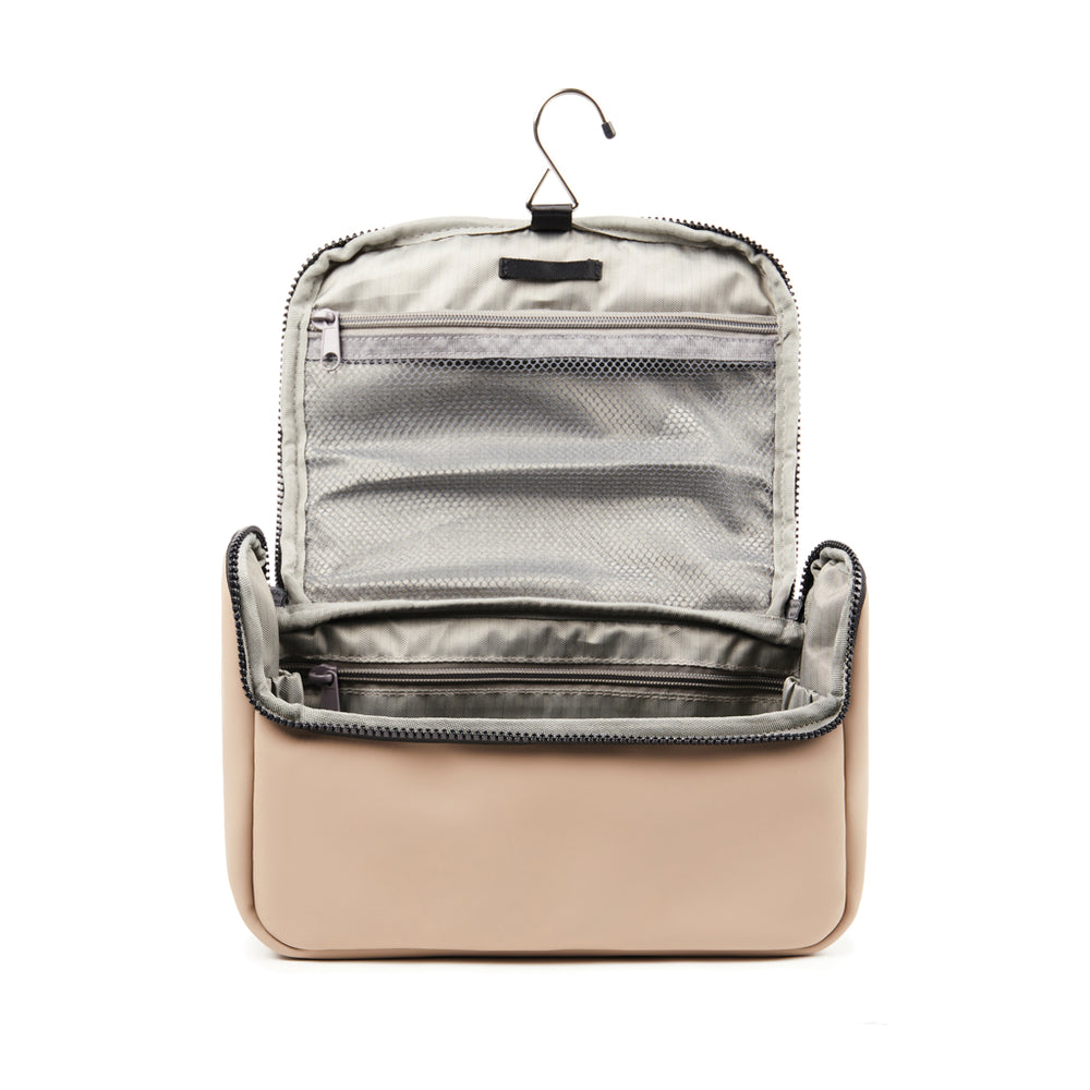 Branded VINGA Baltimore travel toiletry bag