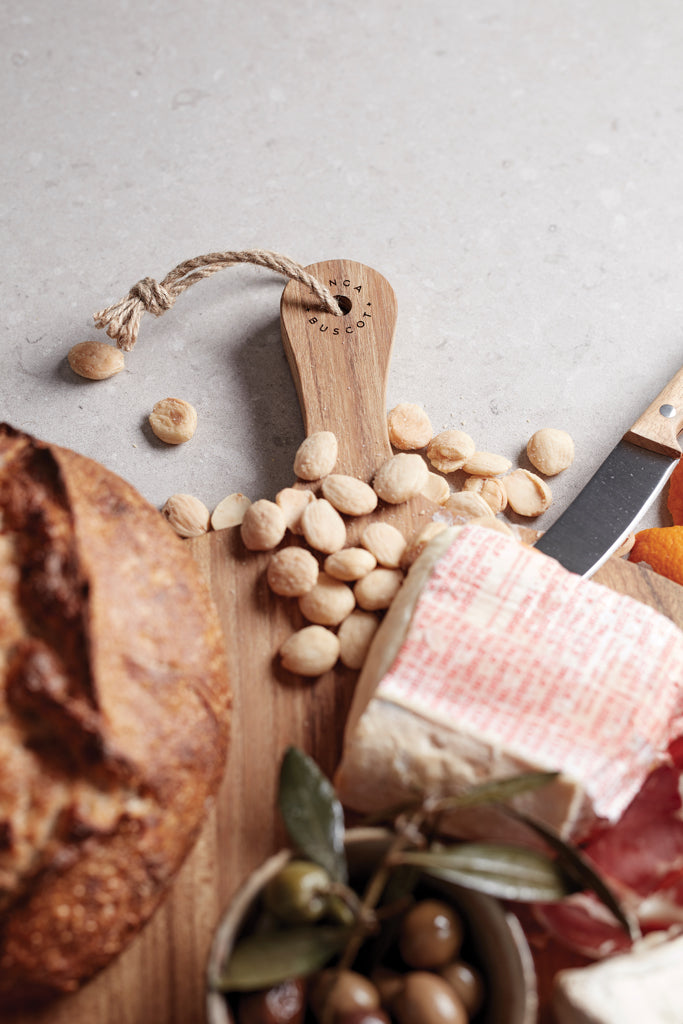 VINGA Buscot Round Serving Board