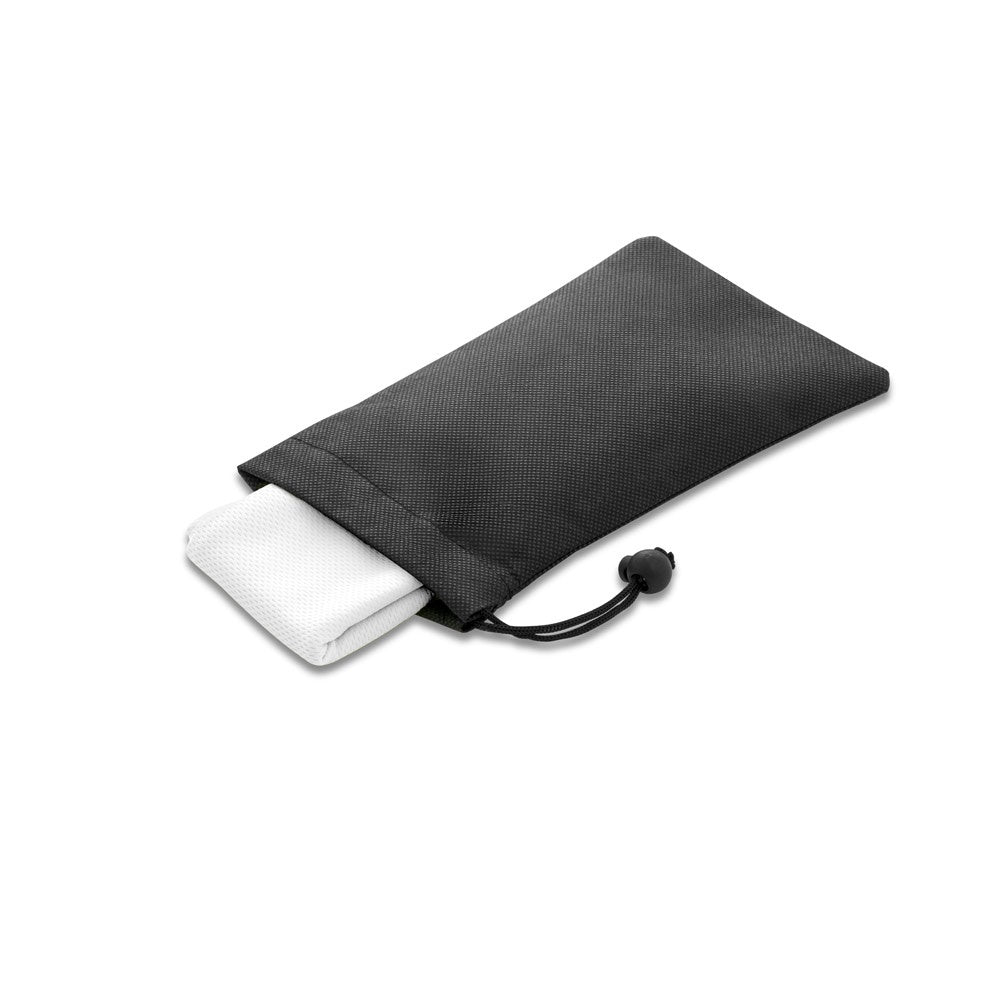 BERNAL. rPET sports towel with non-woven pouch