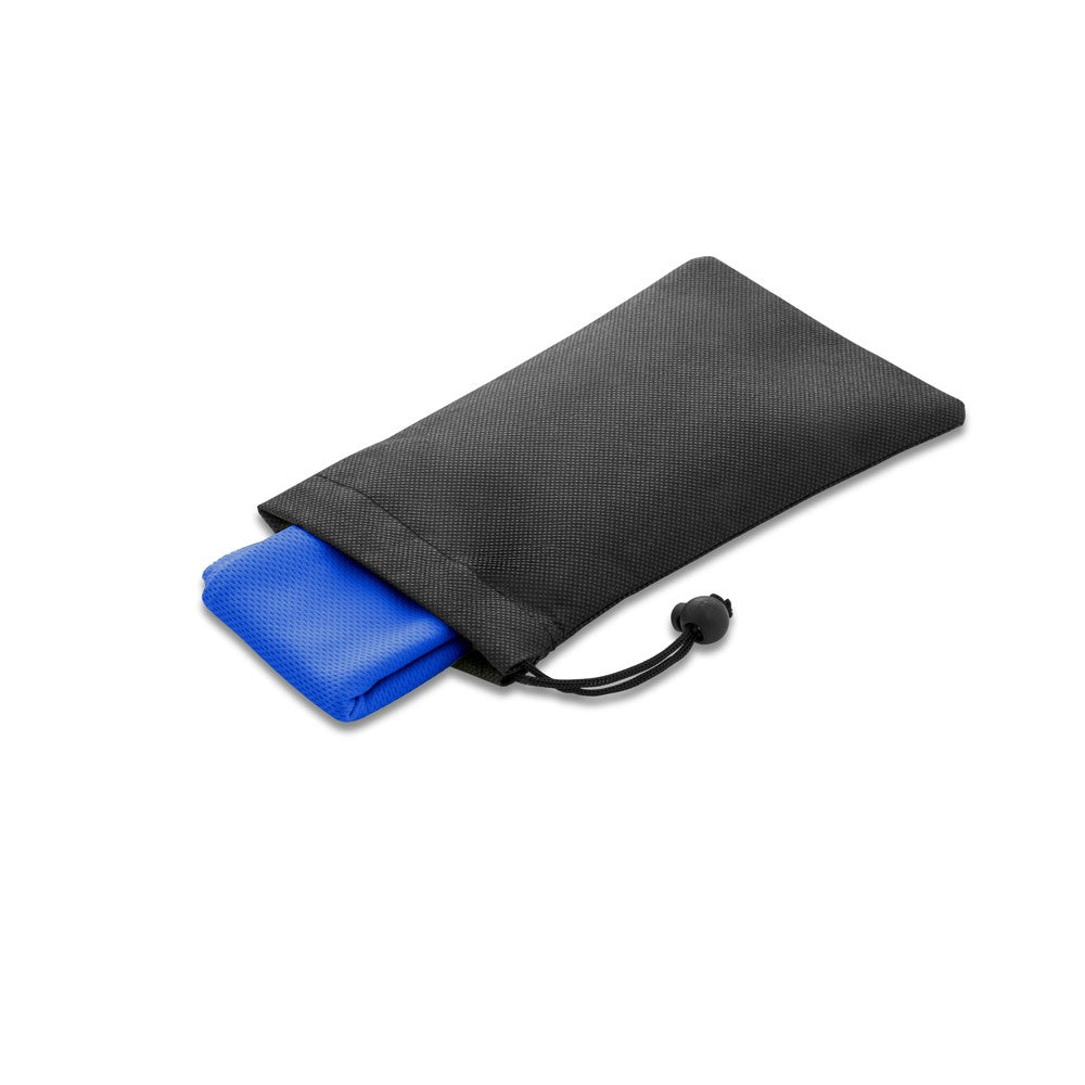 BERNAL. rPET sports towel with non-woven pouch