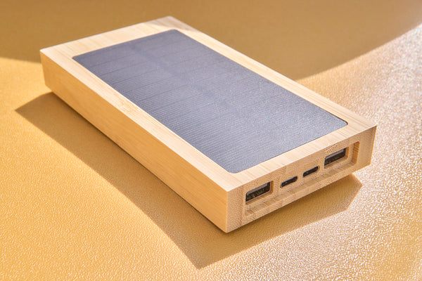 The Elz - Bamboo solar power bank (10000 mAh)