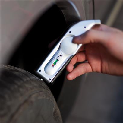 Digital tyre gauge
