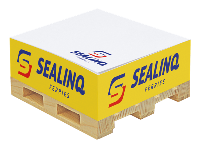 Smart-Block - Baby on Wooden Pallet