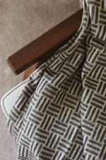 Branded VINGA Lenox blanket