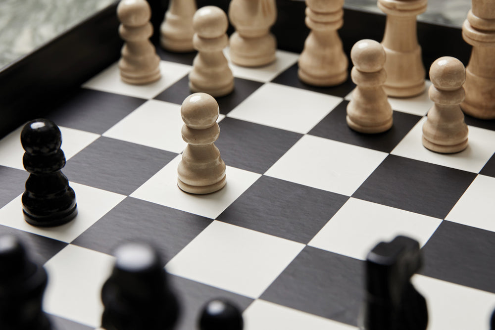 VINGA Chess coffee table game