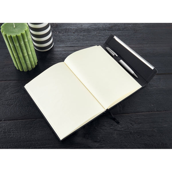 LISPECTOR. A5 notebook in PU with magnetic closure