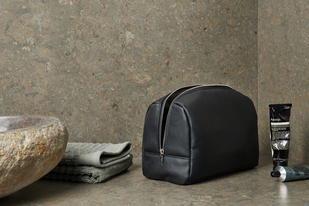 Branded VINGA Bermond RCS recycled PU toiletry bag
