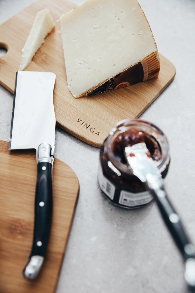 Branded VINGA Gigaro cheese knives
