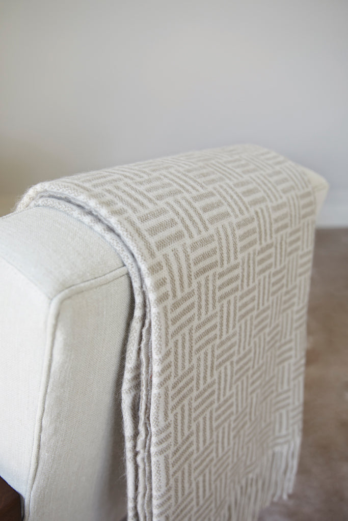 Branded VINGA Lenox blanket