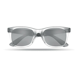 Sunglasses with mirrored lense