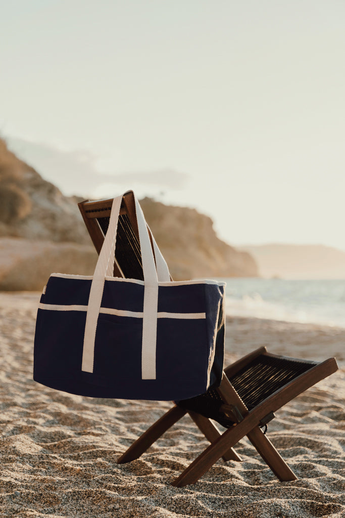 Branded VINGA Volonne AWARE™ recycled canvas beach bag