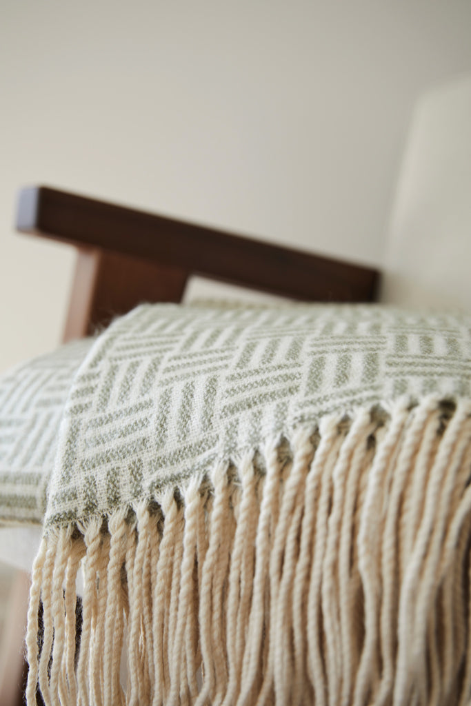 Branded VINGA Lenox blanket