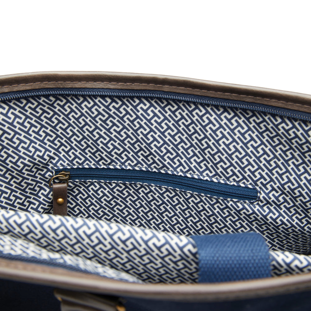 Branded VINGA Hunton computer brief