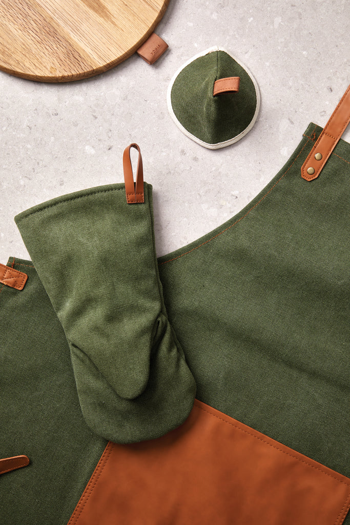 Branded VINGA Asado oven mitt