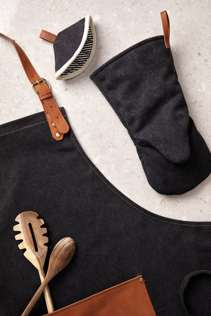 Branded VINGA Asado oven mitt