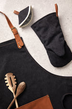 Branded VINGA Asado oven mitt