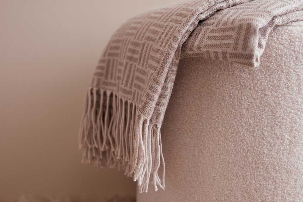 Branded VINGA Lenox blanket
