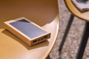 The Elz - Bamboo solar power bank (10000 mAh)
