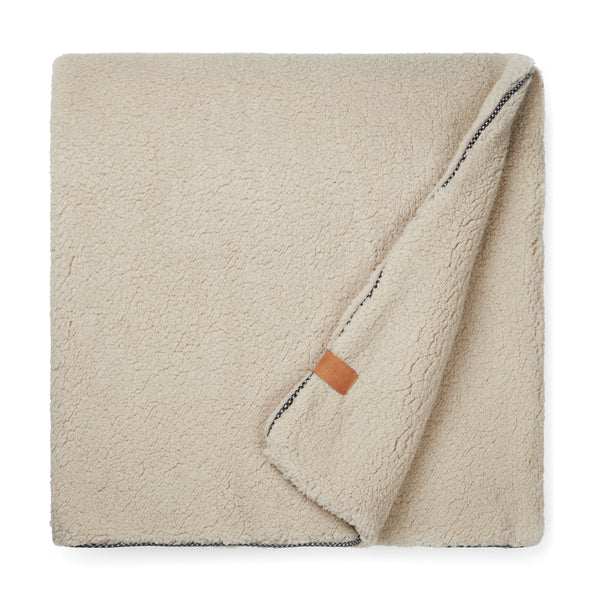 Branded VINGA Maine GRS recycled double pile blanket