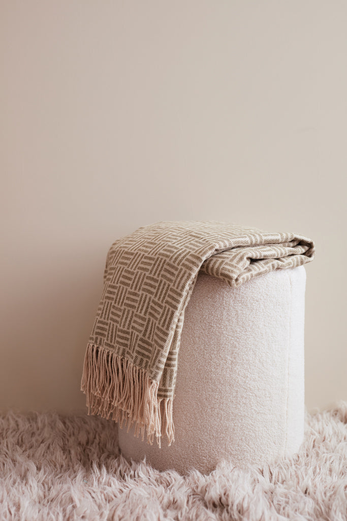 Branded VINGA Lenox blanket