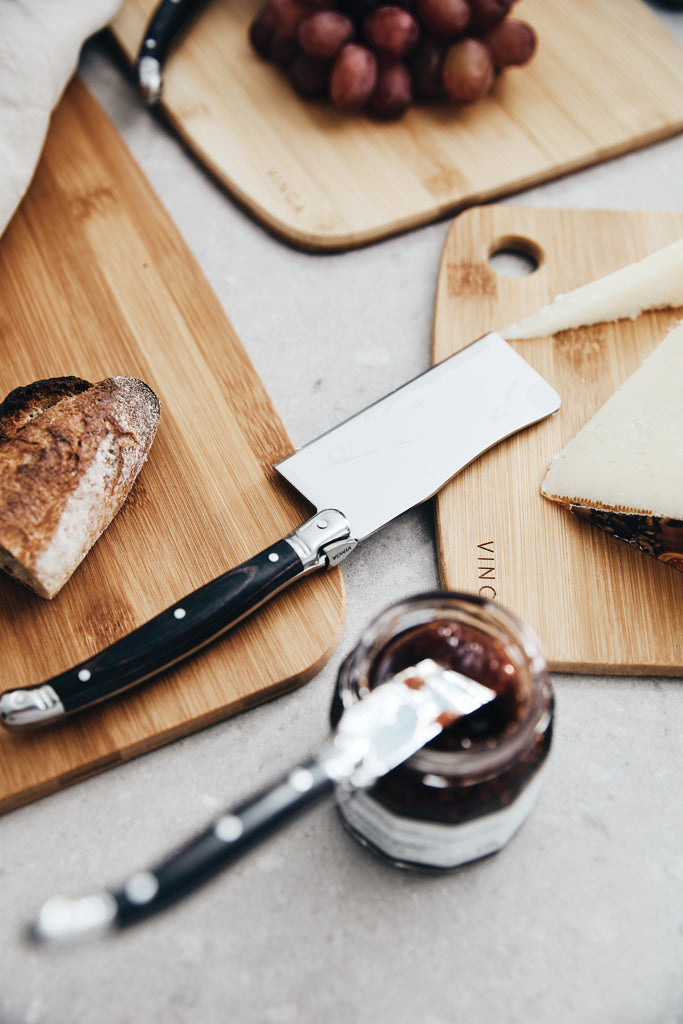 Branded VINGA Gigaro cheese knives