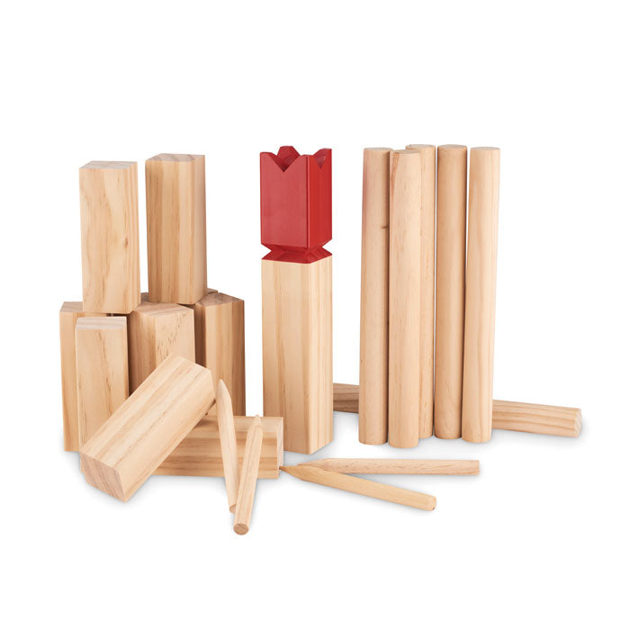 Branded Pinewood outdoor throwing game