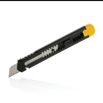 Refillable RCS recycled plastic snap-off knife